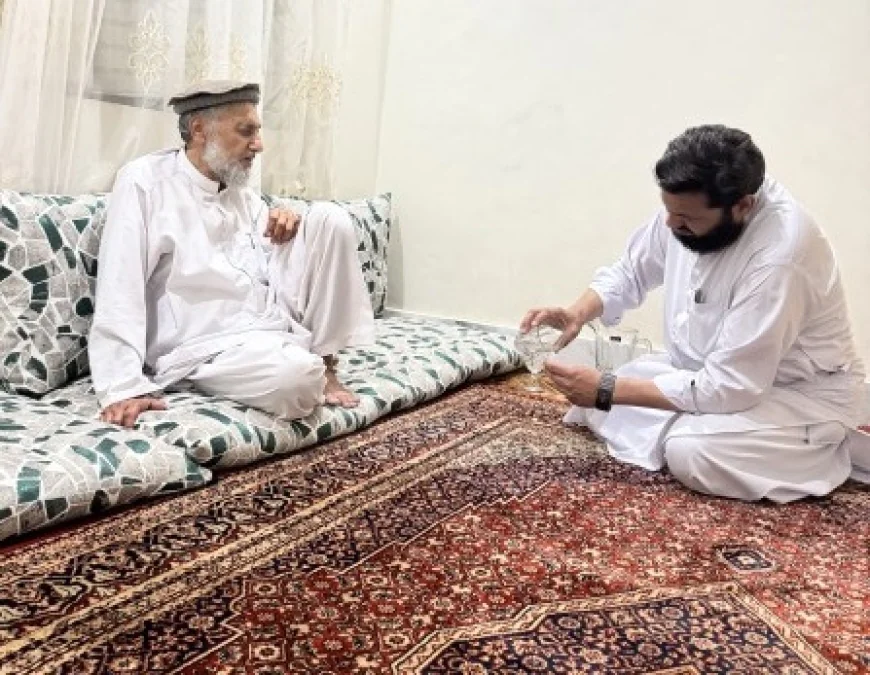 پدر پیر و دیوار