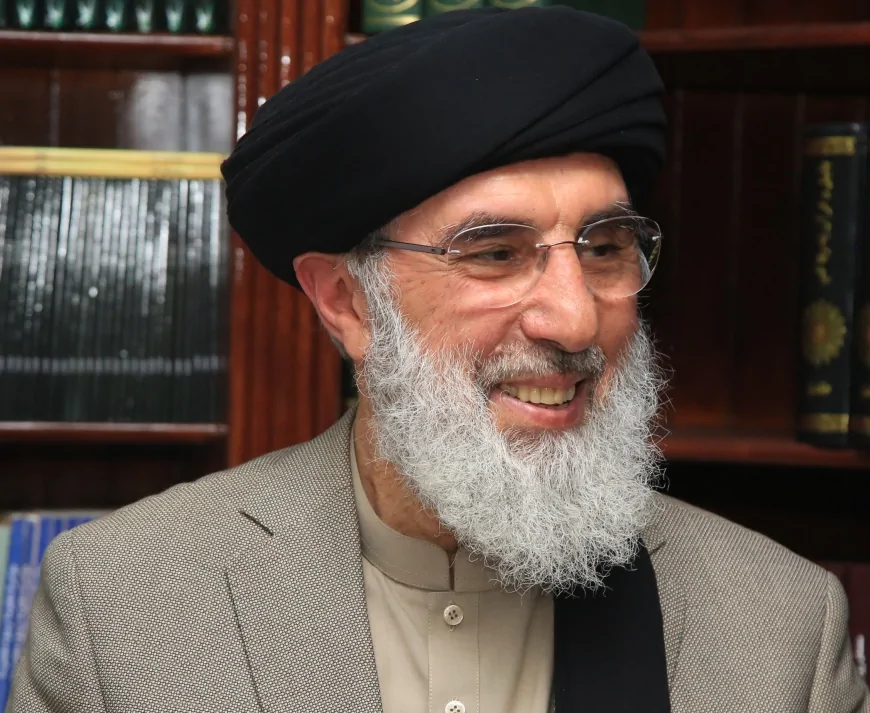 حکمتيار: به مردم مؤمن و هوشيار ترکيه اطمئنان مى دهيم كه إن شاء الله تمامى دسائس او توطئه عليه تركيه خنثى خواهد شد