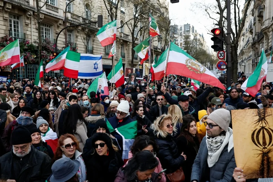 پر ايران بريد ، په افغانستان ،سيمي او نړي اثرات!