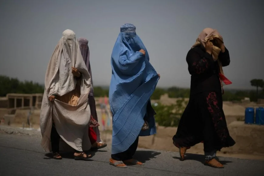 افغان مېرمنې؛ د کورنیو حساسیتونو او بهرنیو سیالیو ترمنځ
